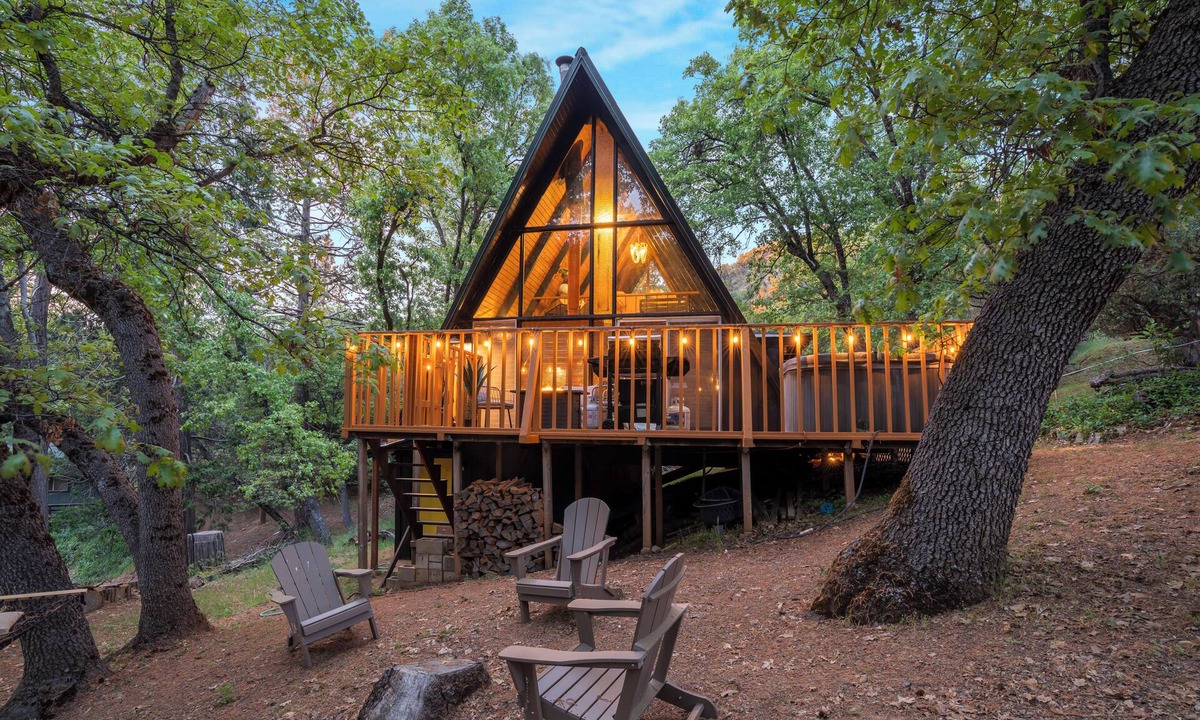 Camp Nelson Cabin | Sequoia A-frame Nirvana: Modern + Views + Hot Tub - Holiday Home