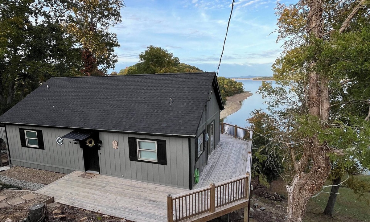 Rutledge House | Serene 2-bedroom lake house
