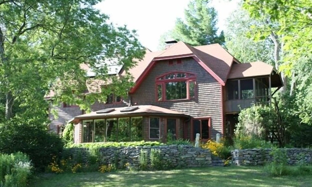 Washington House | Shingle style, Timber Frame, Berkshire Cottage beside babbling brook