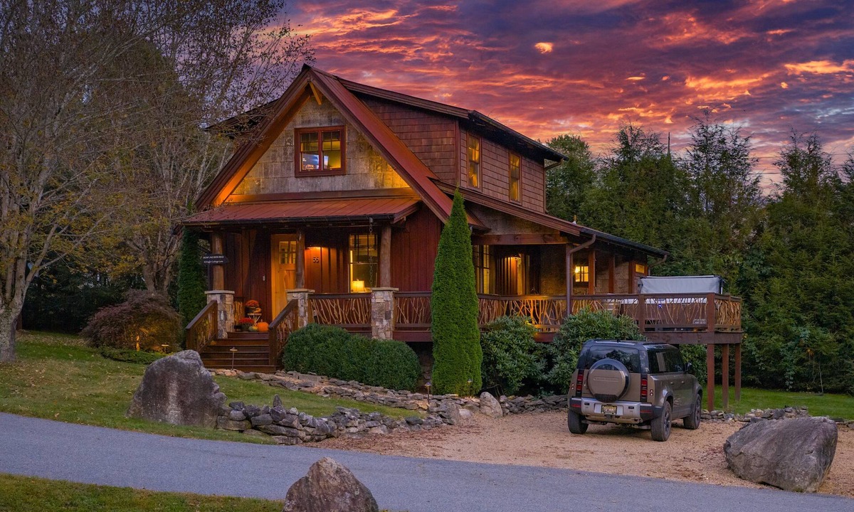 Banner Elk House | Snowflake River Ridge - Eagle Nest - Hot Tub, amenities, fishing in Elk River, 3mi Banner Elk