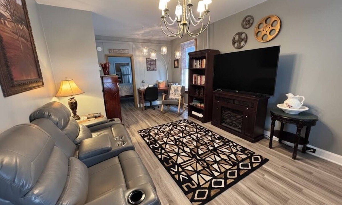 Gettysburg House | Spacious 1 BR Stratton House: A Cozy Downtown Stay Backing to Culp's Hill