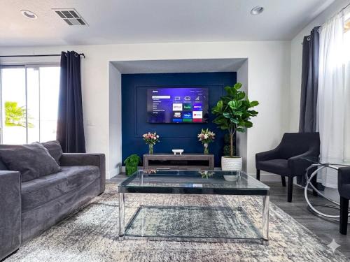 Spring Valley House | Spacious 3-Bed Family Retreat WiFi & Parking