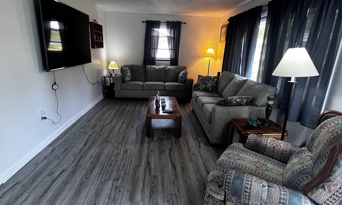 Bluff City House | Spacious 4-bedroom house in charming Bluff City