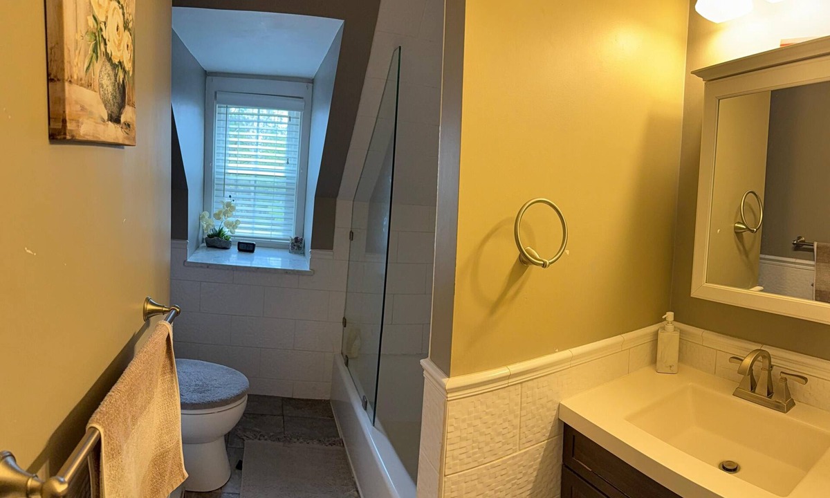 South Walpole House | Spacious 4-bedroom house in wonderful Walpole with AC and large yard