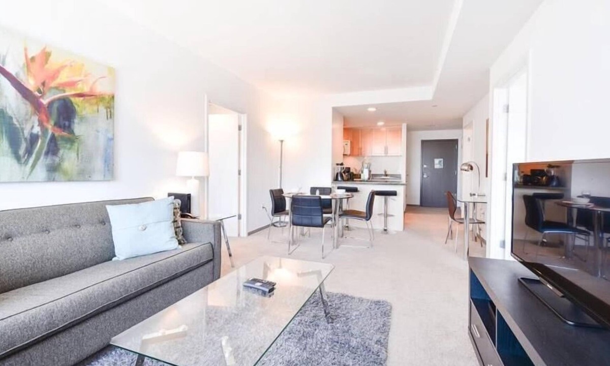 East Cambridge Apartment | Spacious Cambridge 1BR | Full Kitchen | Work Desk | by GLS