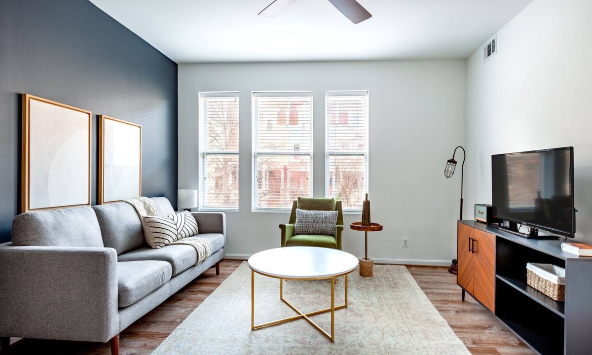 Adams Morgan Apartment | Spacious Dupont Circle 2BR nr. U Street & Glen's Market, by Blueground