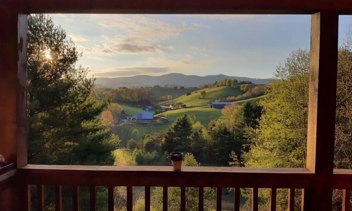 Butler Cabin | Spacious Log Cabin with Breathtaking Views
