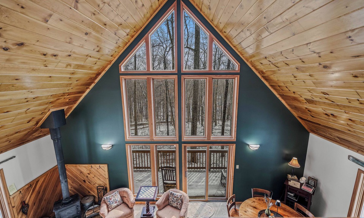 Berkeley Springs Cabin | Sqyrls Nest - 3BR Retreat With a Hot Tub