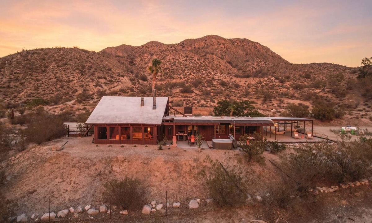 Morongo Valley House | Starfire Lodge Design Lodge, Epic Views, Hot Tub