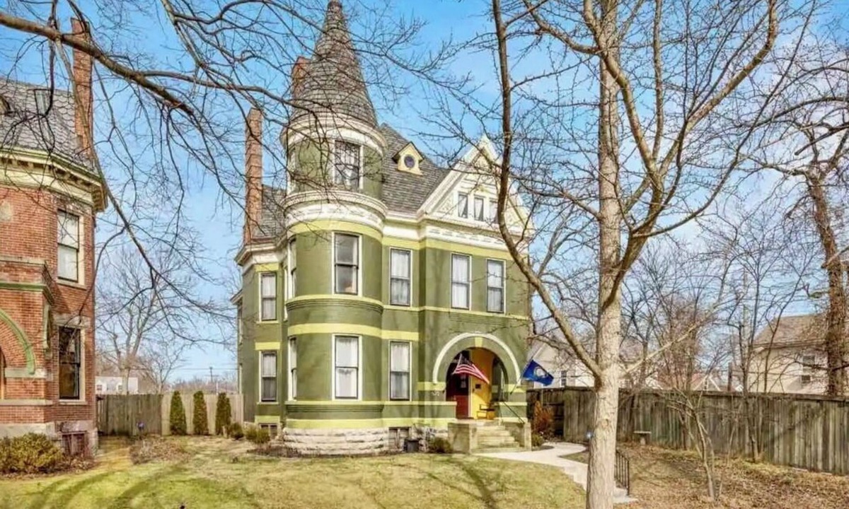 Northside District House | Stay in a Historic Charm in the Heart of Lexington