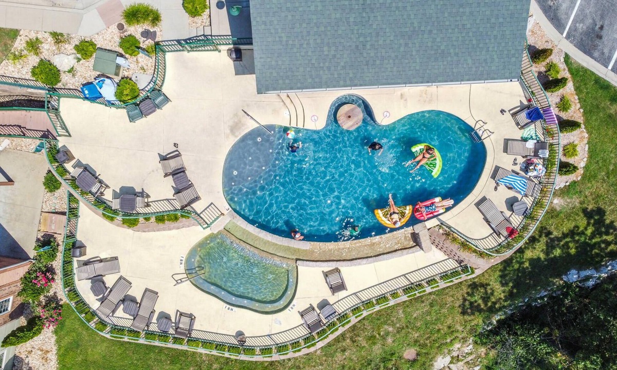 Indian Point Condo | Stone Cliff Relaxation w/Resort Amenities!