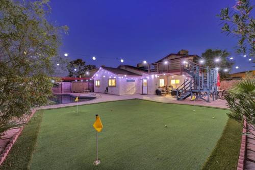 Chinatown House | Strip-side Villa, 6 Beds, Pool, Mini Golf, Karaoke