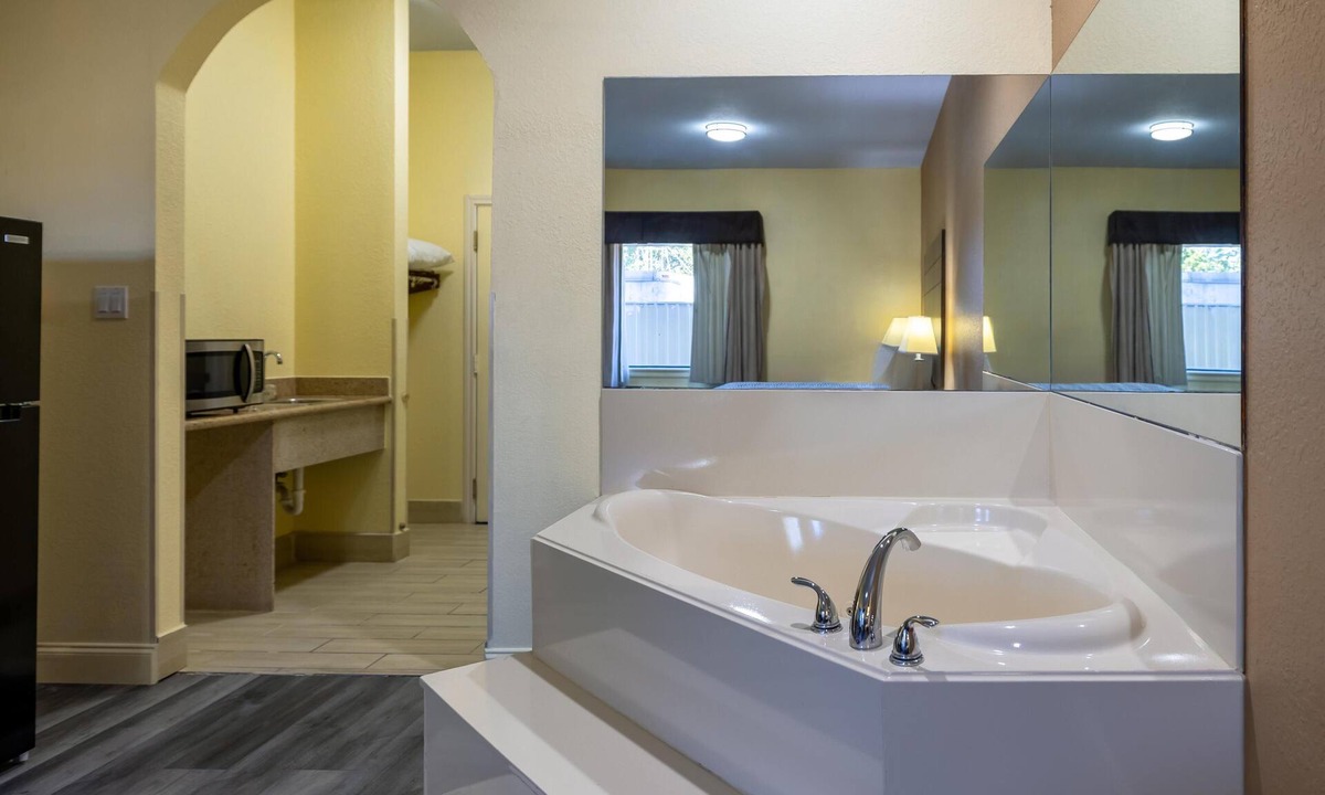 Pasadena Hotel | Studio 6 Suites – Pasadena, TX