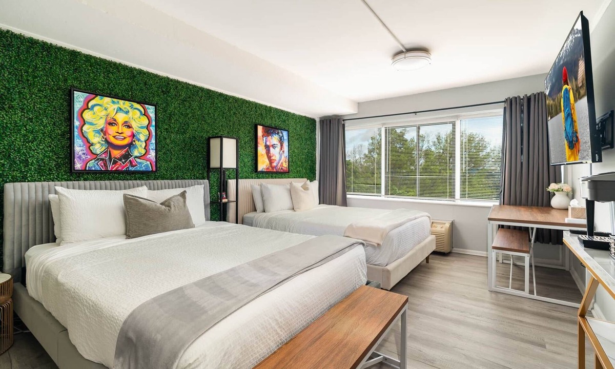 Fort Sanders Apartment | Studio South (On UT Campus & Free Parking)