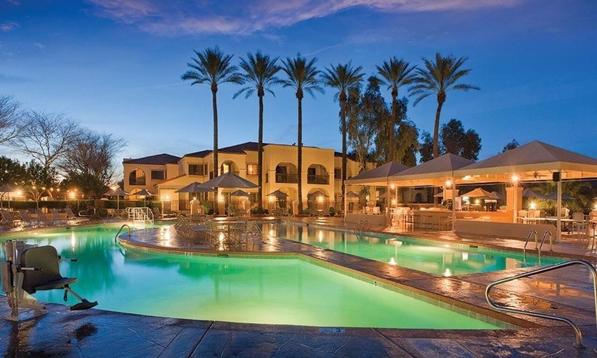South Mountain Condo | Studio Stunning Pools & Golf!