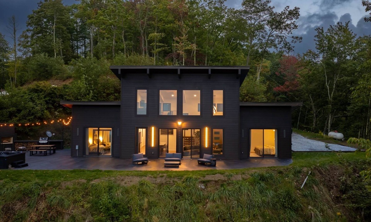 Cranberry Falls Villa | Stunning modern cabin with breathtaking views of Maggie valley