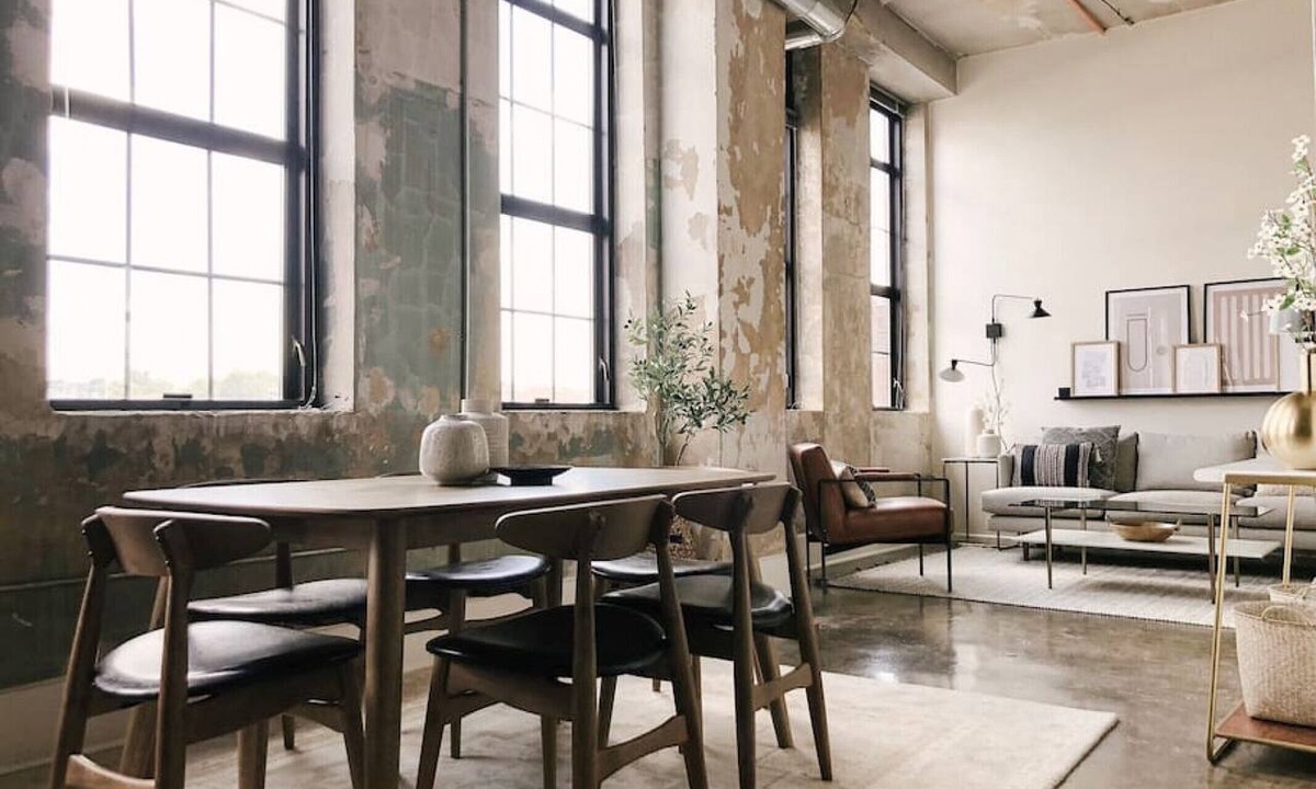 Old City Apartment | Sunny Sterchi Loft w/view
