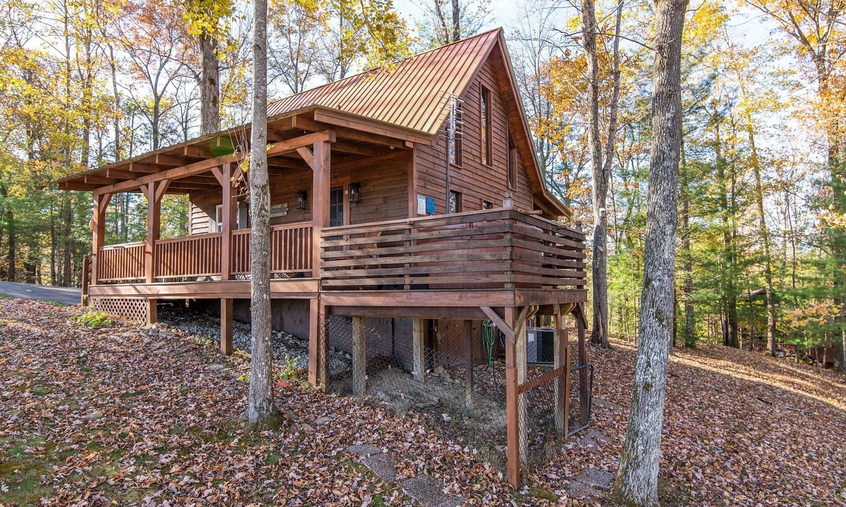 Campton Cabin | Sunrise Cabin- Hot Tub, WiFi, Firepit, Grill