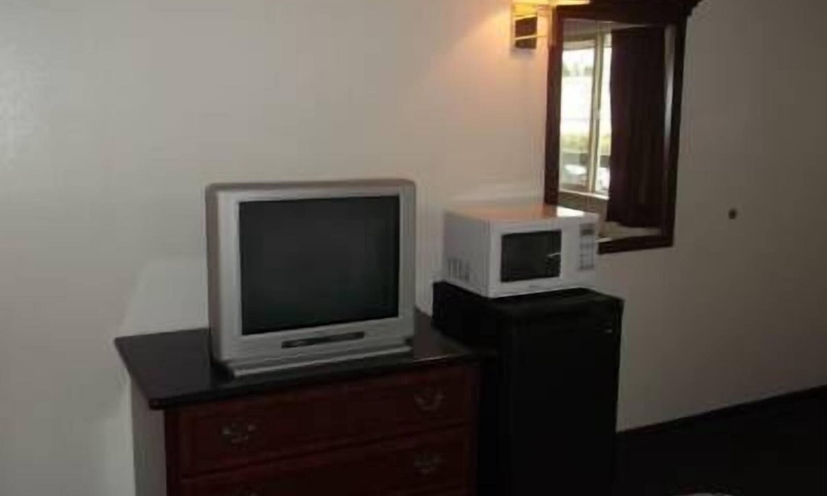 Everett Hotel | Sunrise Inn