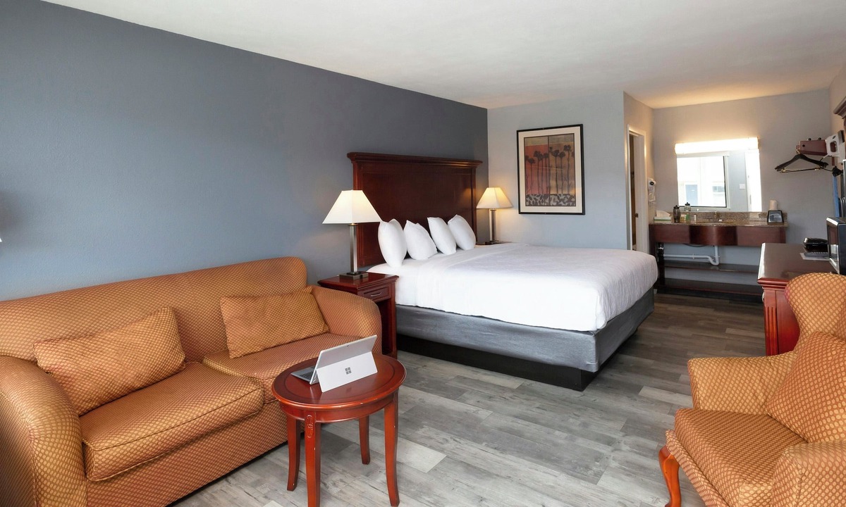 Williamstown Hotel | Sunrise Inn Williamstown