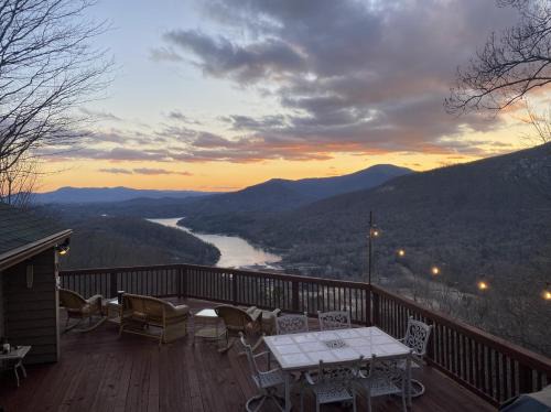 Lake Lure House | Sunset Retreat - Big Deck, Mountain & Lake Lure Views!