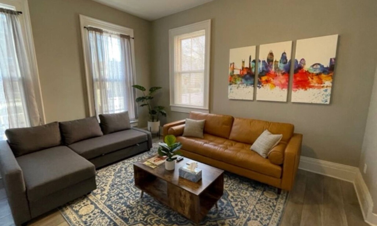 Covington House | Super Close to the Madison + 2 Free Parking Spots!