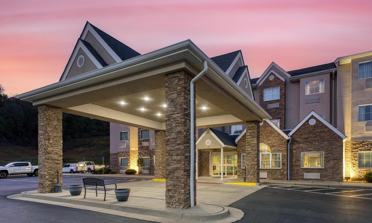 Buckhannon Hotel | SureStay Plus Hotel by Best Western Buckhannon