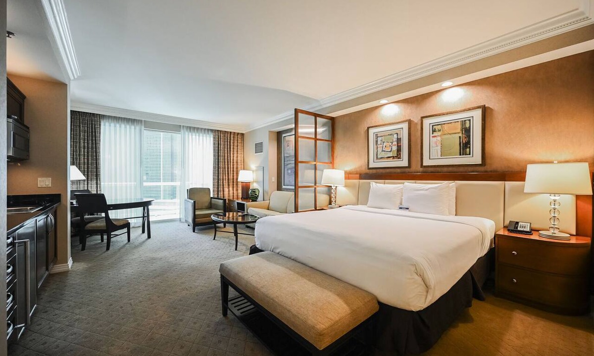 Las Vegas Apartment | SVS: Strip View Studio | Private Balcony | Pool & Gym | Signature at MGM