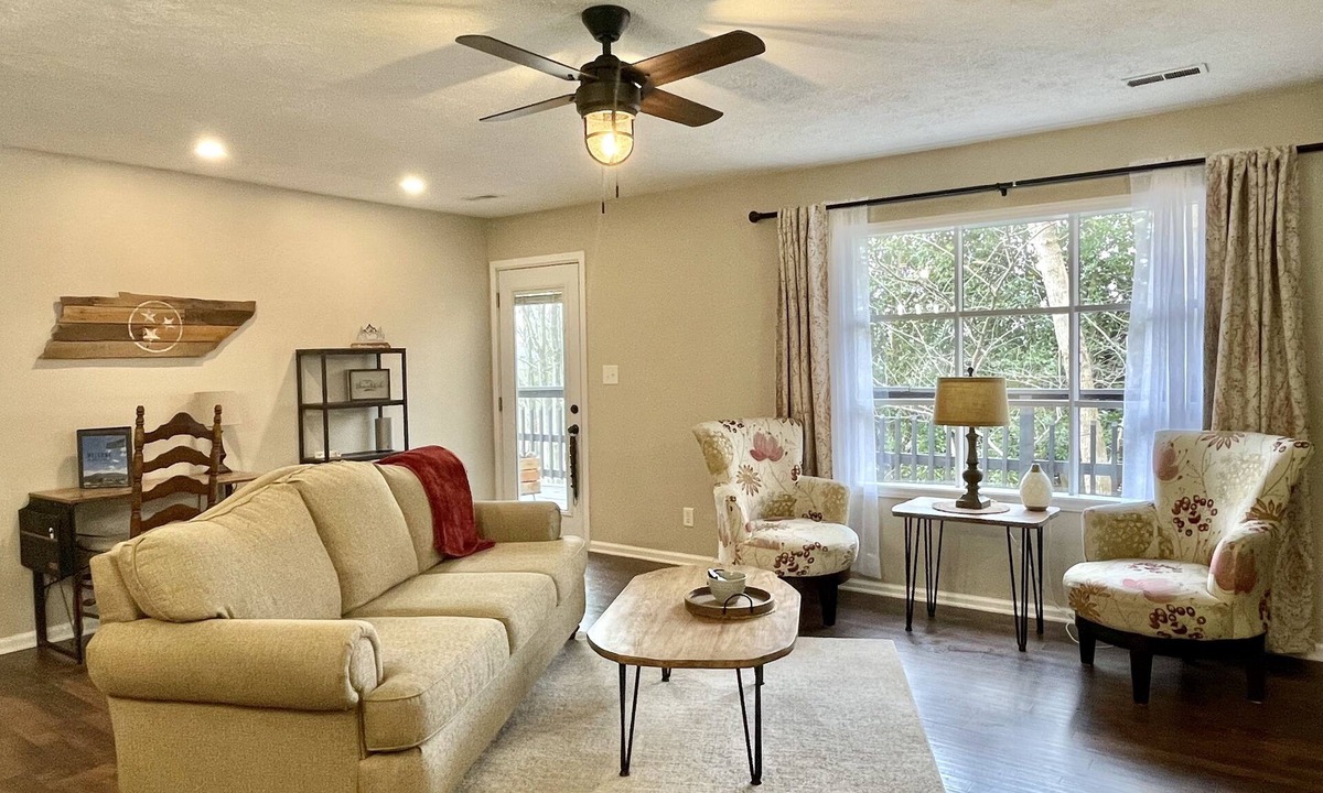 Crouch Crossroad House | Sweet Seclusion in North Johnson City. Sleeps 6. Close to Bristol/JCMC/ETSU/VA