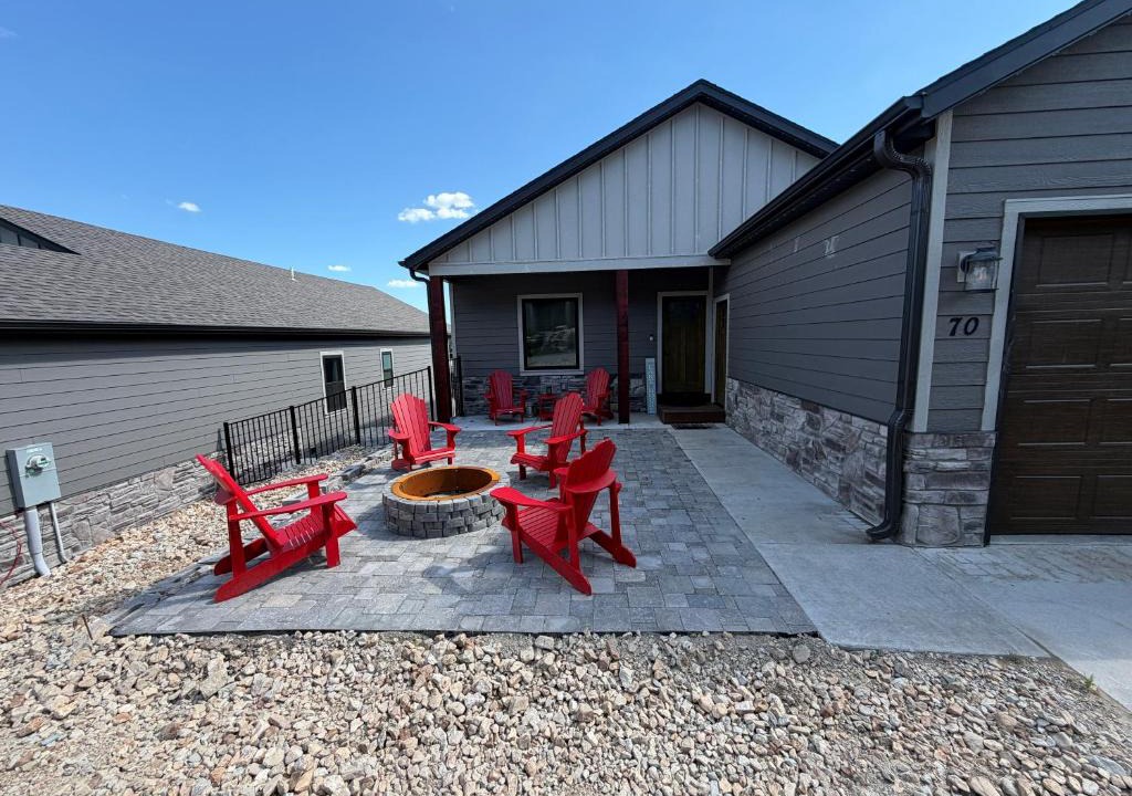 Indian Point House | Table Rock Lake Luxury Resort Lodge - Boat Slip