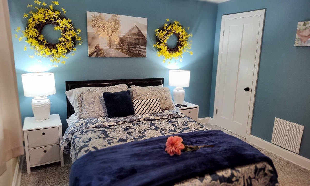 West Price Hill House | The Americana + Long term Stay Available Now