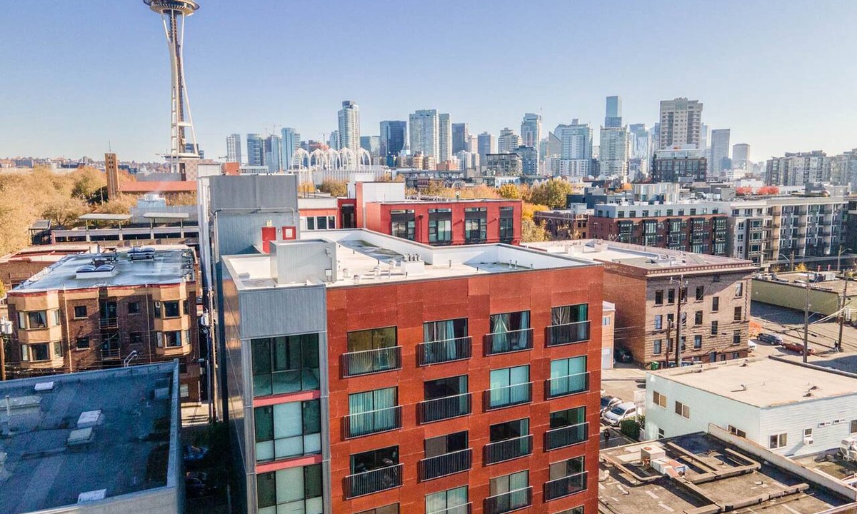 Lower Queen Anne Apartment | The Arena in Lower Queen Anne | 29 Nights