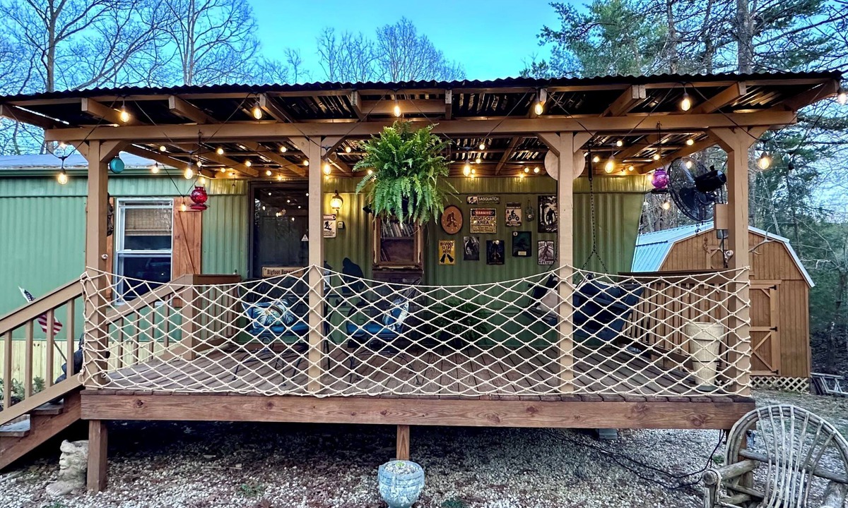 Pine Ridge House | The Bigfoot Bungalow - A Superb 2-bedroom mobile home in central Red River Gorge