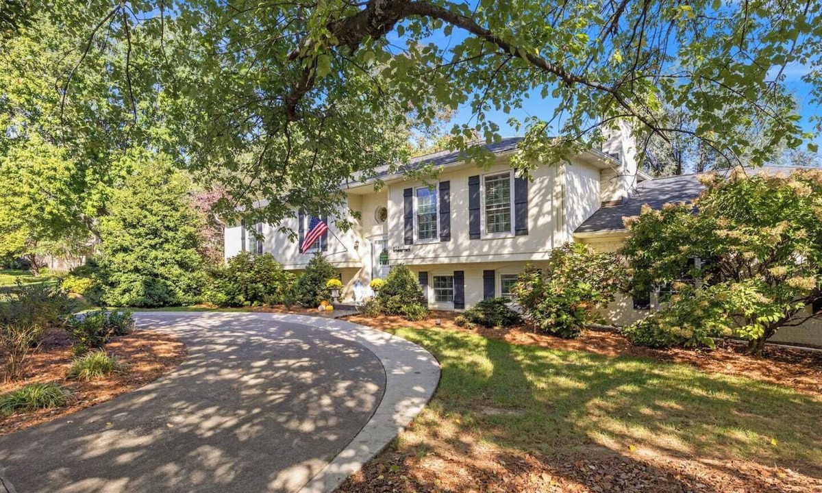 Lexington House | The Bluegrass Wishbone