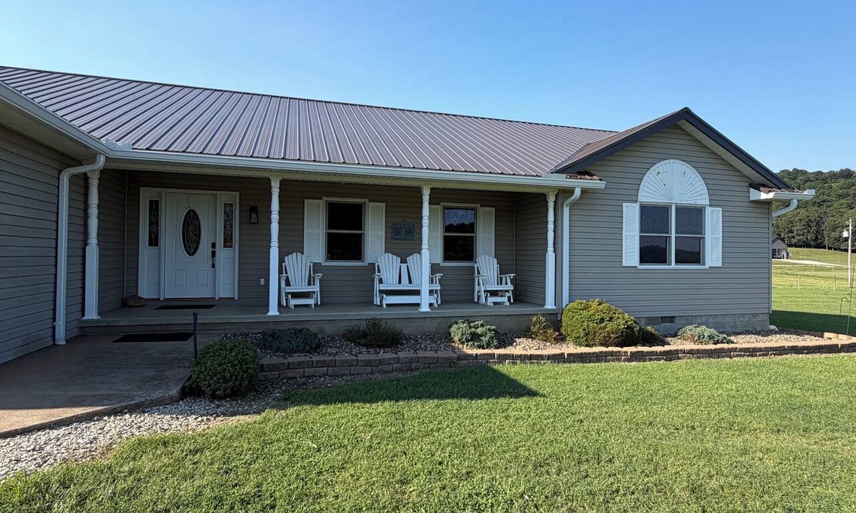 Gallipolis Ferry Other | The Cowboy Way a Charming farmhouse with stunning ranch views and HUGE GAME ROOM
