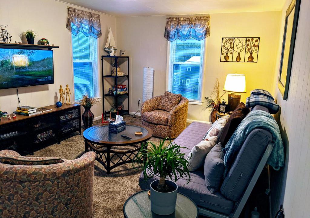 Milford Apartment | The Estate Loft in Downtown Milford