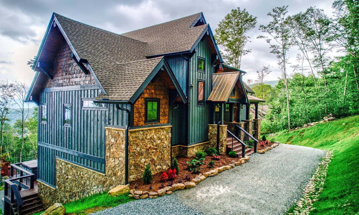 Banner Elk House | The JEM Mine at Eagles Nest: Views, Hot Tub, Ping Pong, Foosball, 3 Fireplaces!