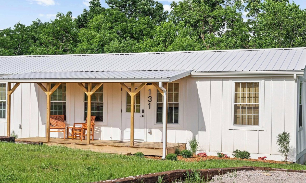 Williamstown Cabin | The Lodges at Eden Reserve - Back Cabins - Near Ark