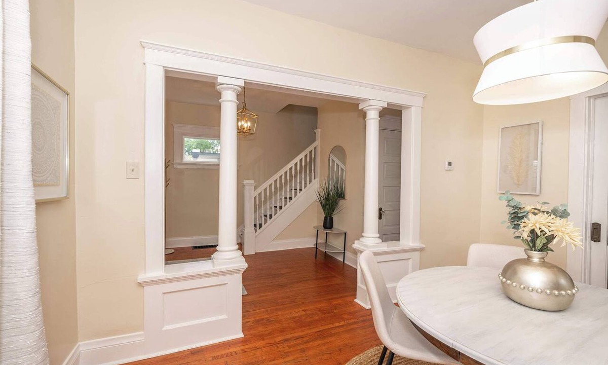 Roselawn Finance House | The Mariemont Cottage