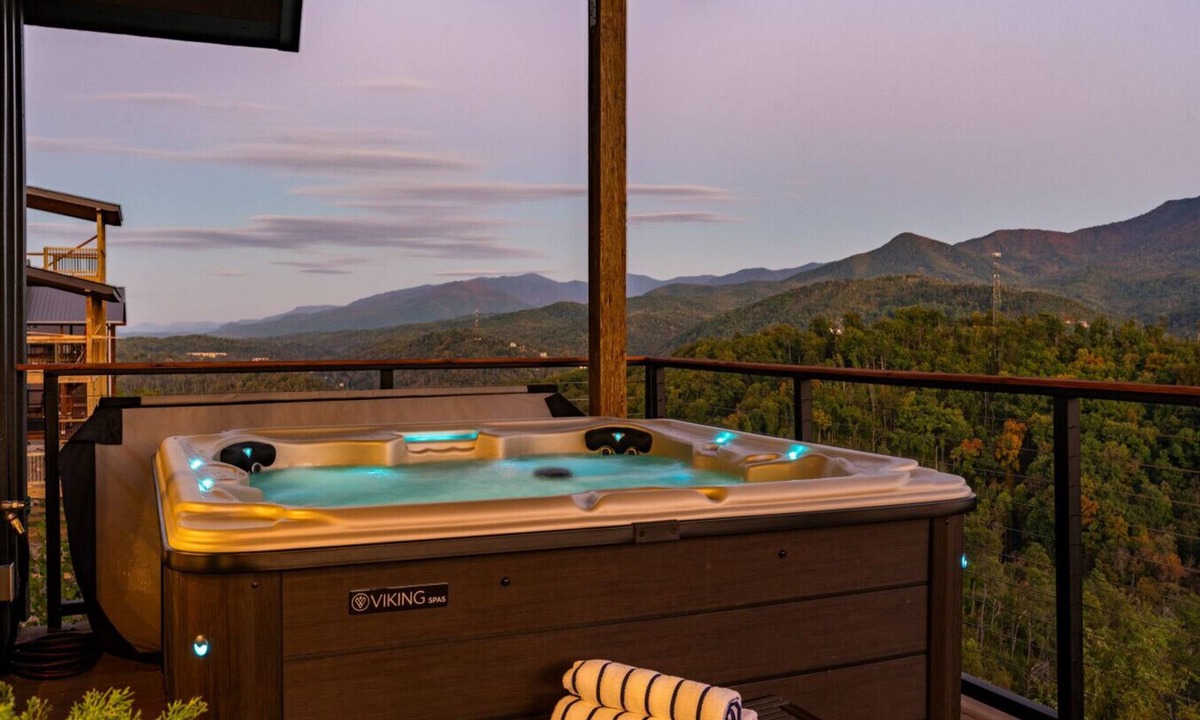 Chalet Village North Cabin | The Overlook at Chalet Village: Hot Tub+Games+MORE
