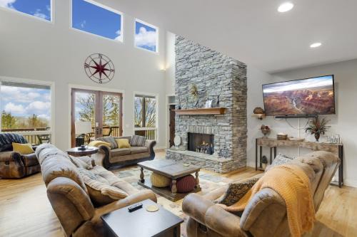 Banner Elk House | The Pointe at North View