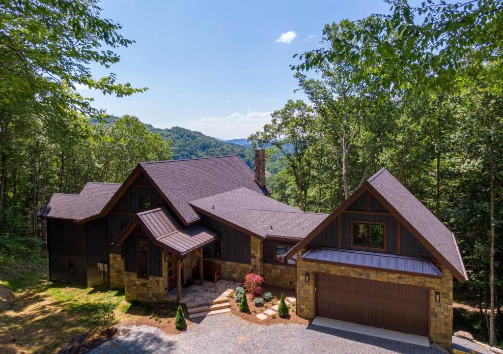 Banner Elk House | The Recovery Room at Eagles Nest