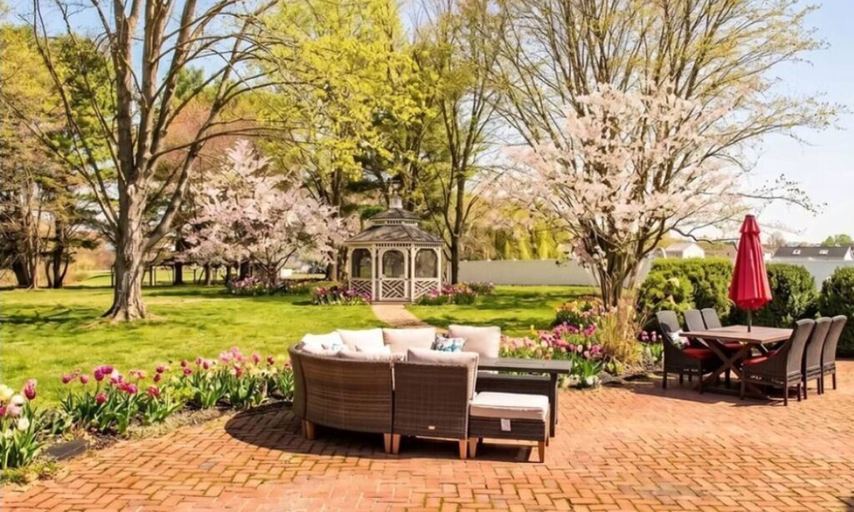 Highspire Bed & Breakfast | The Rowling at The Manor on Rosedale Bed & Breakfast