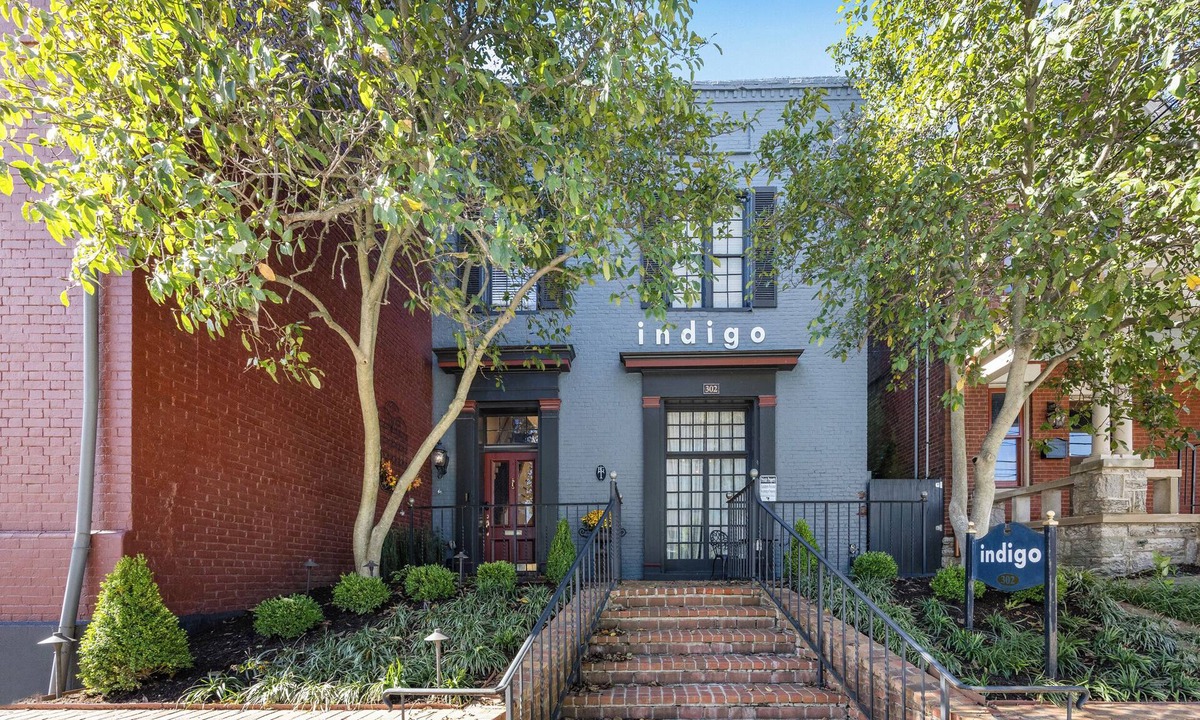 Downtown Apartment | The Shryock Suite at Historic Indigo House - Steps from Rupp Arena