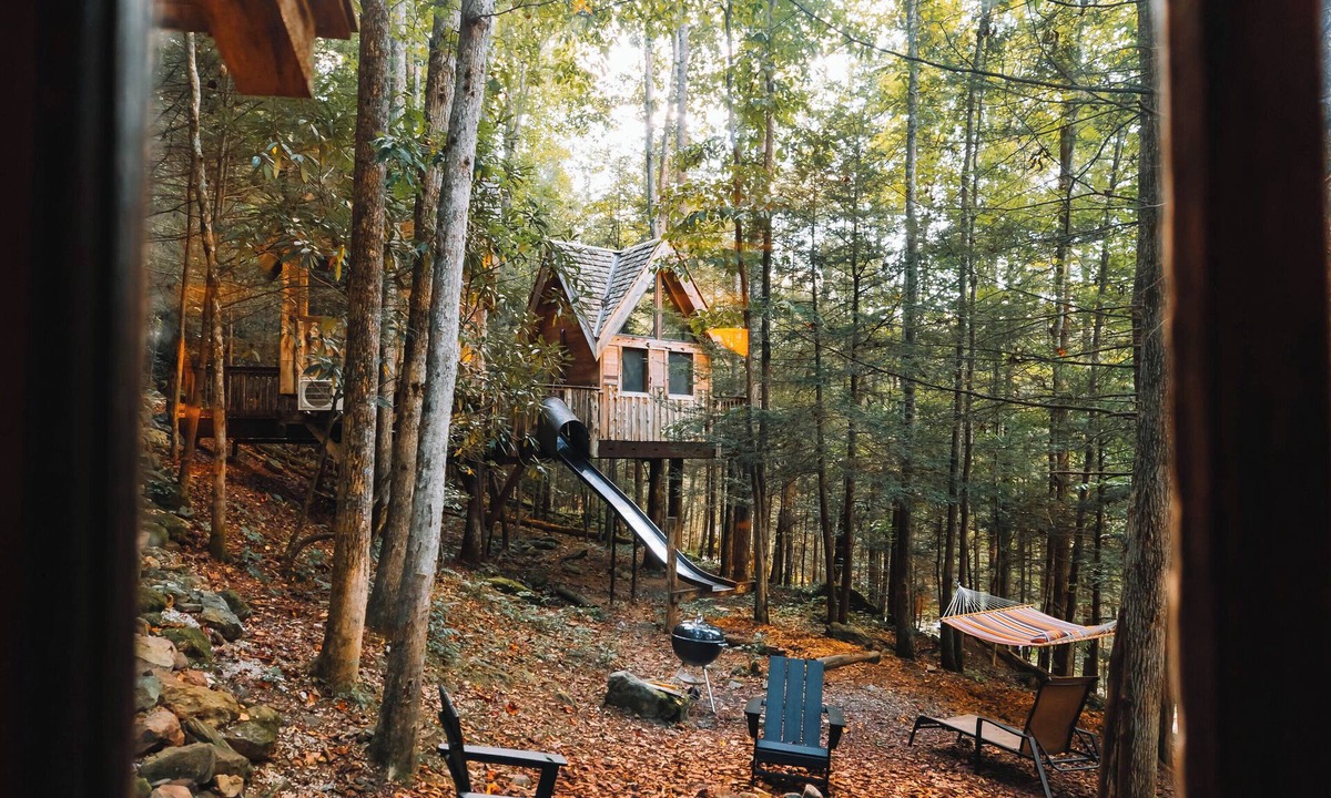 Stanton Hotel | The Tradewinds Treehouse: Family Friendly With A Hot Tub