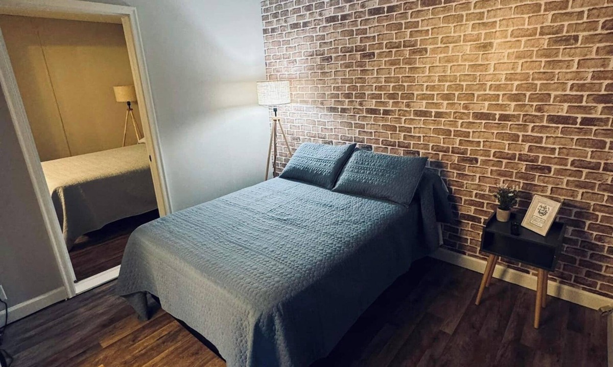 Sylvester Hotel | The Village Inn