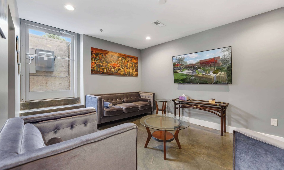 Roanoke Apartment | The West End Flats