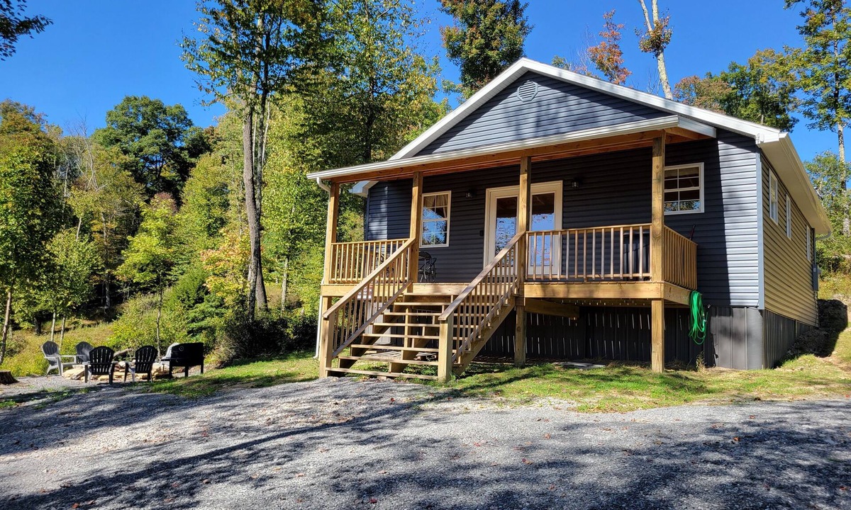 French Creek Cottage | The Wildflower Cottage at Mountain Paradise