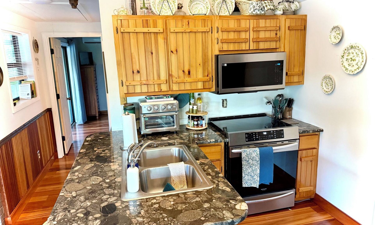 Morganton Cabin | Traveler's Rest Cabin - 1 Bedroom - Dog Friendly
