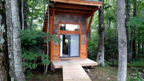 Boone House | Tree House-Style Luxury Cabin in the Blue Ridge Mountains, North Carolina